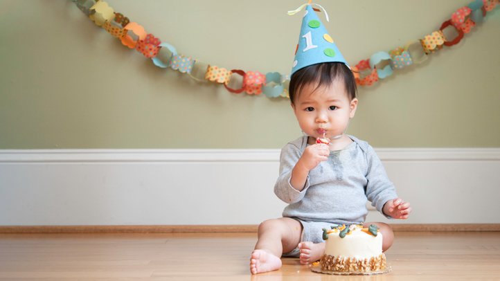 First-Year Developmental Milestones of a Baby (બાળકના પ્રથમ વર્ષના વિકાસલક્ષી સીમાચિહ્નો )